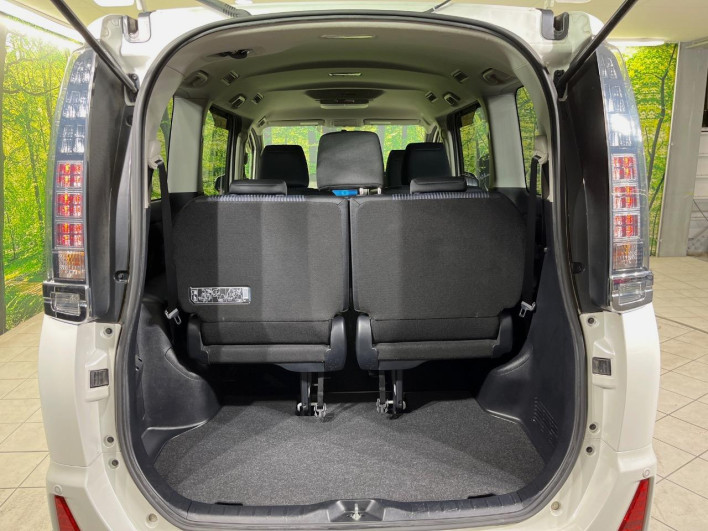 2014 Toyota Voxy DBA-ZRR80W (UW-6a111b92cb7f7)[10]