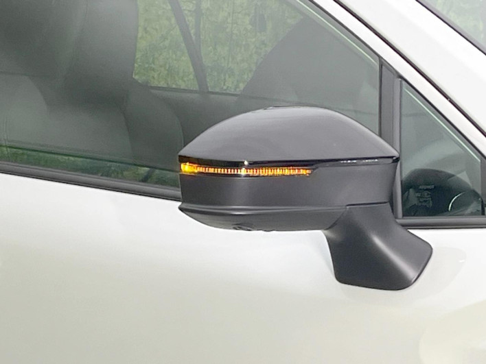 2025 Toyota Corolla Cross 6AA-ZVG13 (UW-6a111b9edf700)[11]