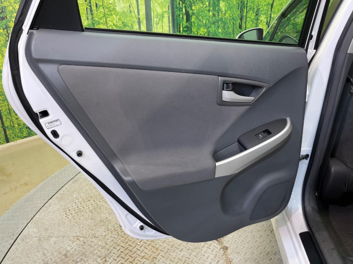 2010 Toyota Prius DAA-ZVW30 (UW-6a111ba3ab89d)[22]