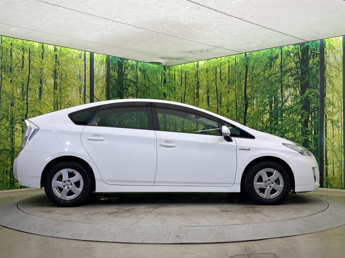 2010 Toyota Prius DAA-ZVW30 (UW-6a111ba3ab89d)[12]