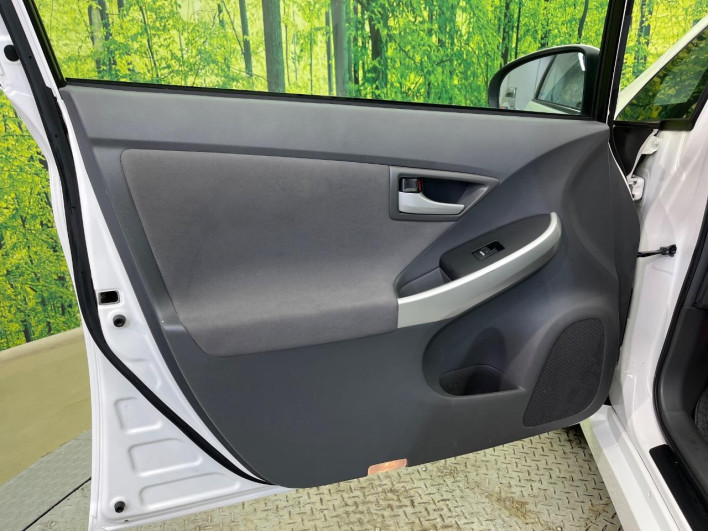 2010 Toyota Prius DAA-ZVW30 (UW-6a111ba3ab89d)[21]