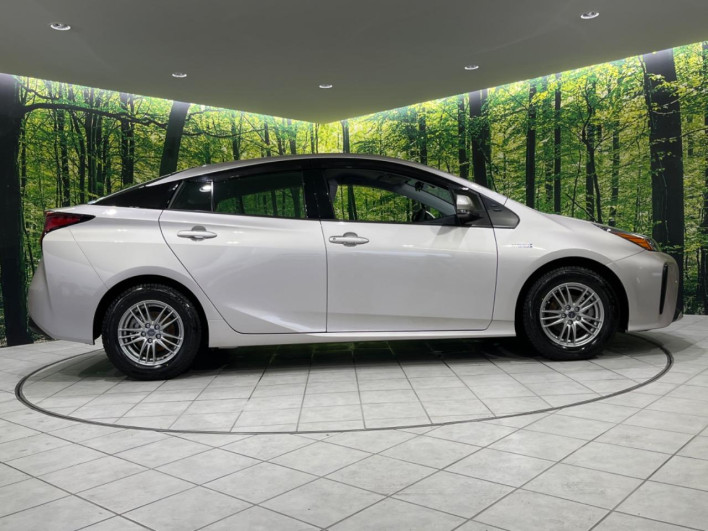 2020 Toyota Prius DAA-ZVW51 (UW-6a111baa49b6f)[9]