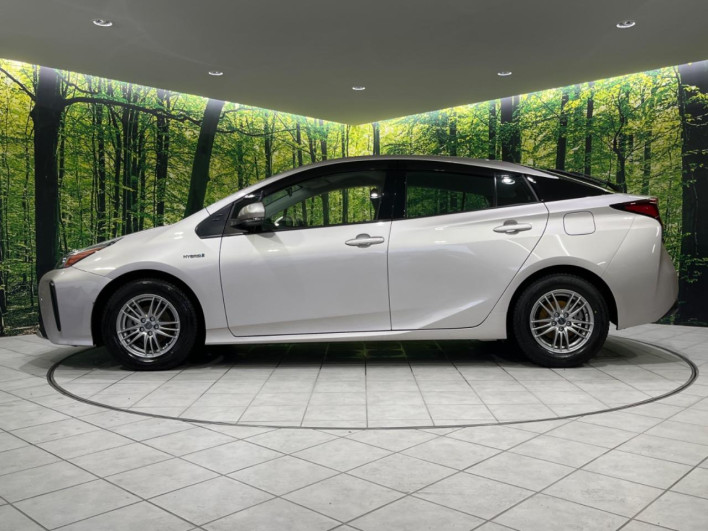 2020 Toyota Prius DAA-ZVW51 (UW-6a111baa49b6f)[16]