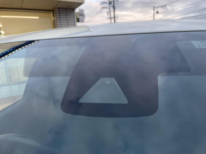 2017 Toyota Prius PHV DLA-ZVW52 (UW-6a111bac538c8)[11]