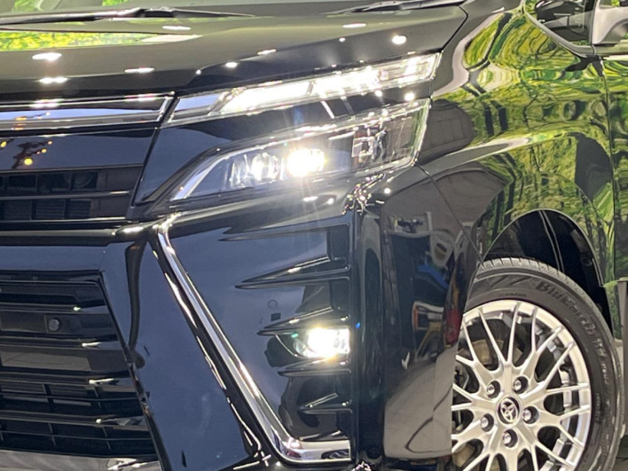 2020 Toyota Voxy 6AA-ZWR80W (UW-6a111bb2956b8)[20]