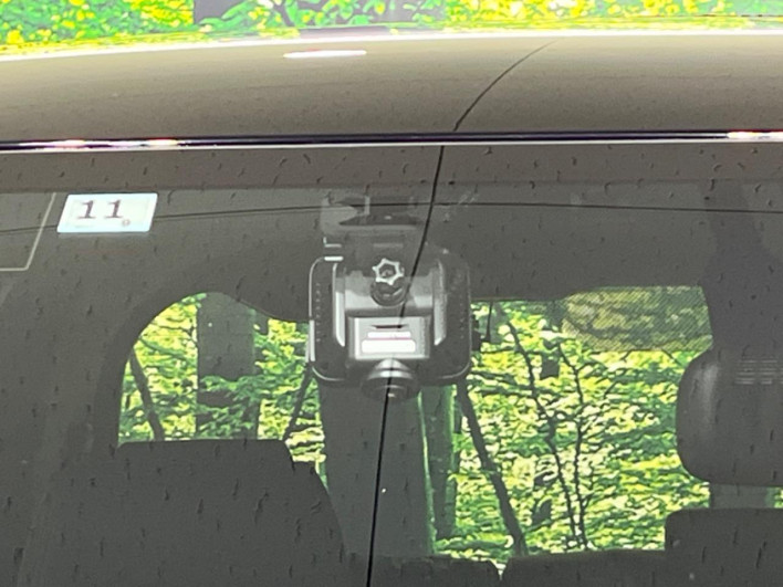 2020 Toyota Voxy 6AA-ZWR80W (UW-6a111bb2956b8)[22]