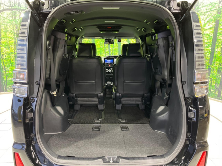 2020 Toyota Voxy 6AA-ZWR80W (UW-6a111bb2956b8)[14]