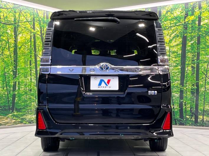 2020 Toyota Voxy 6AA-ZWR80W (UW-6a111bb2956b8)[8]