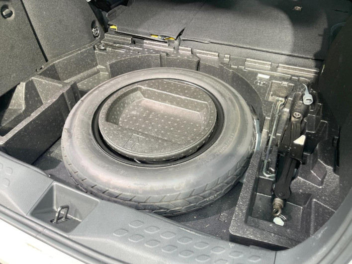 2018 Toyota C-HR DAA-ZYX10 (UW-6a111bbd760c9)[12]