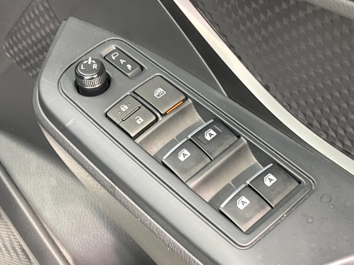 2018 Toyota C-HR DAA-ZYX10 (UW-6a111bbd760c9)[17]