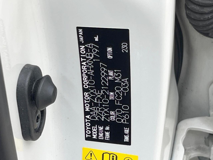 2018 Toyota C-HR DAA-ZYX10 (UW-6a111bbd760c9)[1]