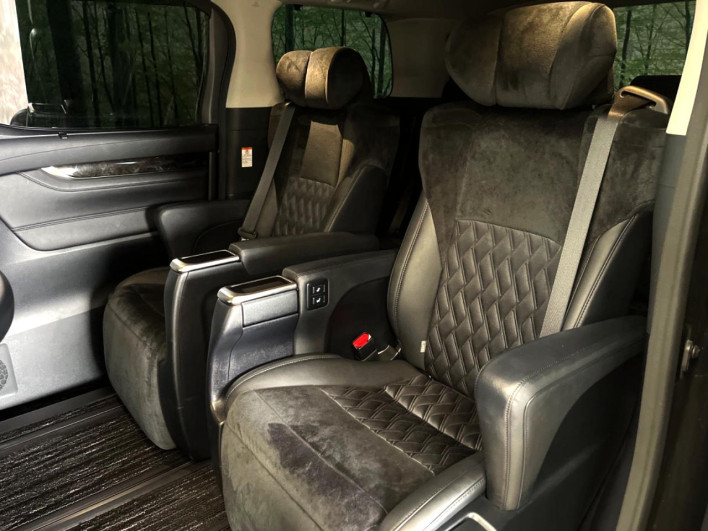 2016 Toyota Vellfire DBA-AGH30W (UW-6a126b43563a6)[10]