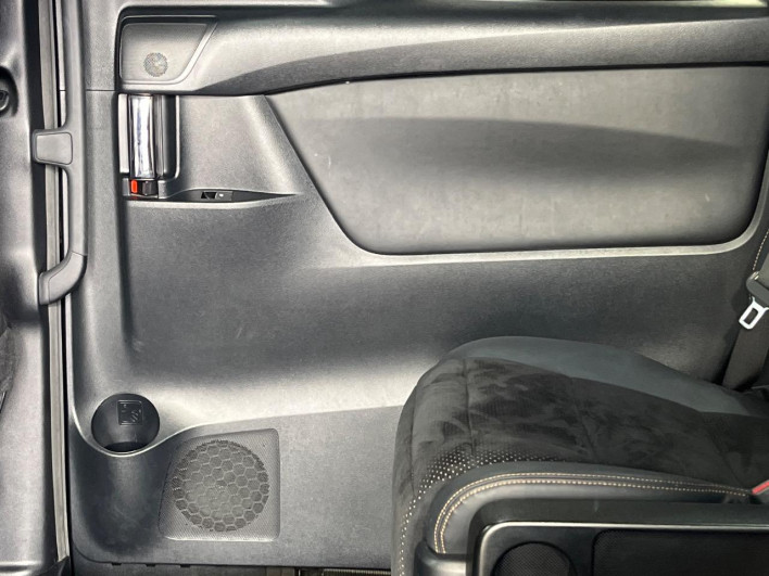 2017 Toyota Alphard DBA-AGH30W (UW-6a126b44386c4)[20]