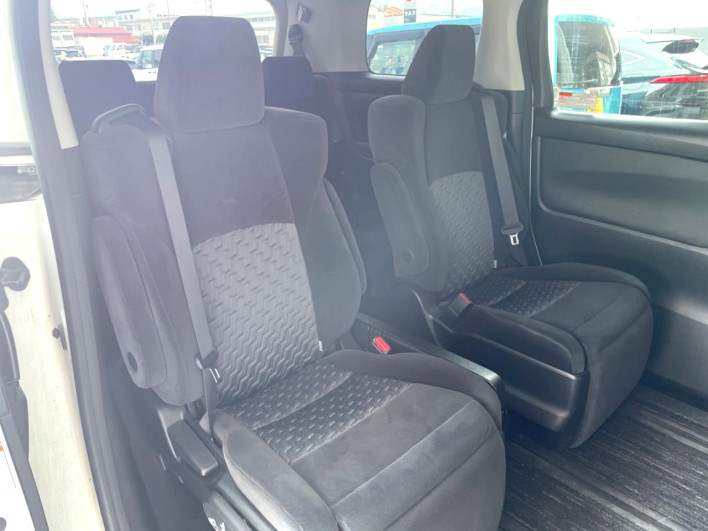 2017 Toyota Alphard DBA-AGH35W (UW-6a126b4c7b618)[13]