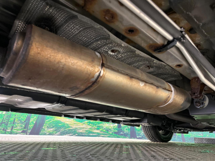 2013 Toyota Vellfire DBA-ANH25W (UW-6a126b52c39f8)[8]