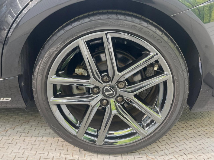 2018 Lexus IS DAA-AVE30 (UW-6a126b564a205)[16]