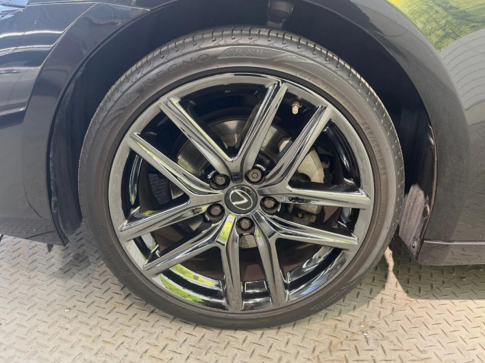 2018 Lexus IS DAA-AVE30 (UW-6a126b564a205)[17]