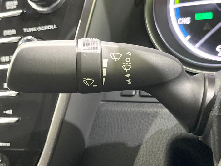 2017 Toyota Camry DAA-AXVH70 (UW-6a126b6476f3d)[28]