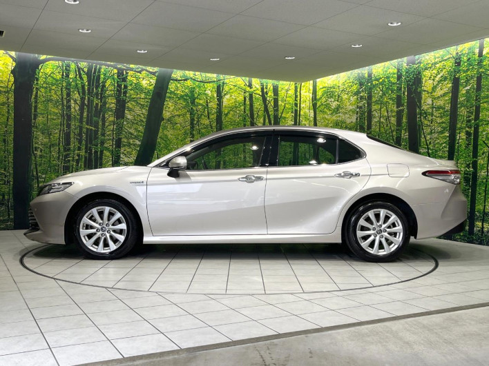 2017 Toyota Camry DAA-AXVH70 (UW-6a126b6476f3d)[11]