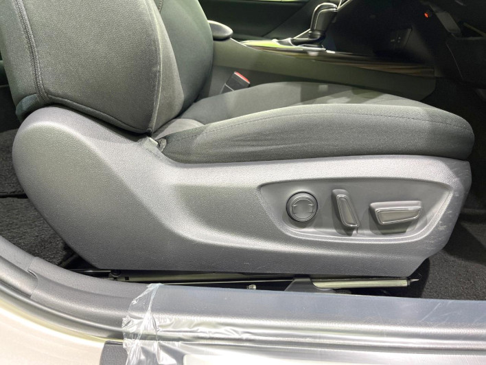 2017 Toyota Camry DAA-AXVH70 (UW-6a126b6476f3d)[21]