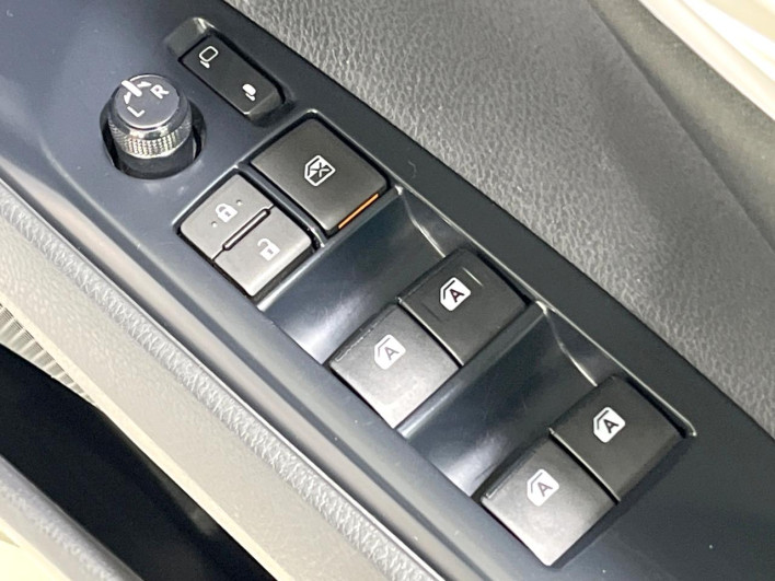 2017 Toyota Camry DAA-AXVH70 (UW-6a126b6476f3d)[20]