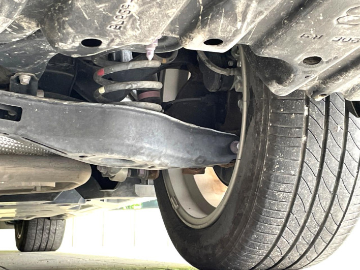 2020 Toyota Camry 6AA-AXVH70 (UW-6a126b64f0e8a)[10]