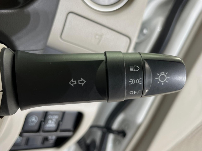 2014 Mitsubishi eK Space DBA-B11A (UW-6a126b6f492e2)[26]