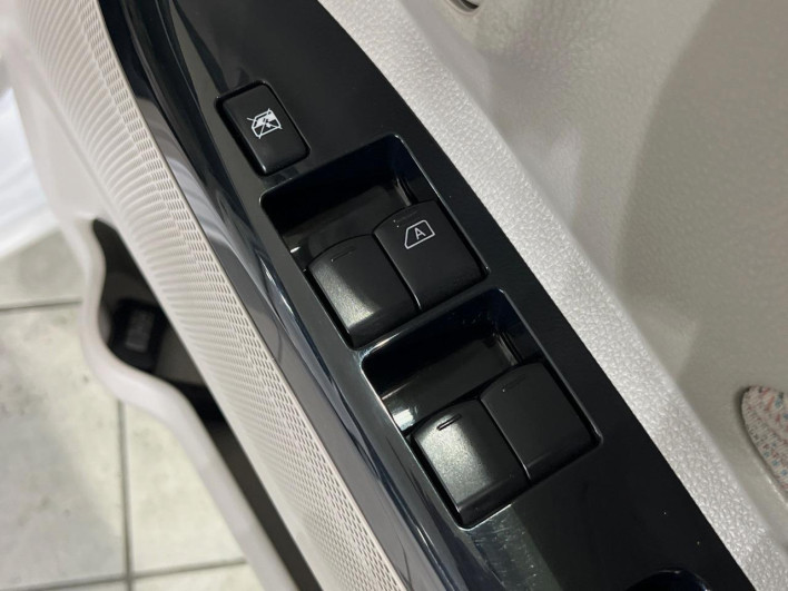 2014 Mitsubishi eK Space DBA-B11A (UW-6a126b6f492e2)[20]