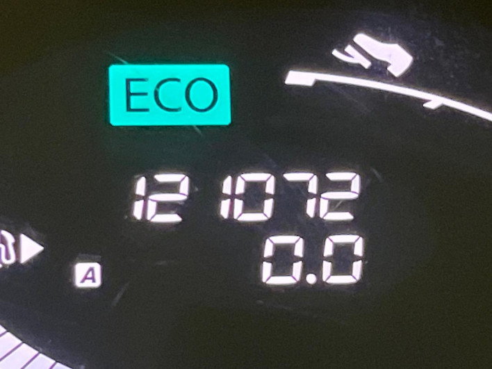 2011 Nissan Serena DBA-C26 (UW-6a126b8f87d43)[2]