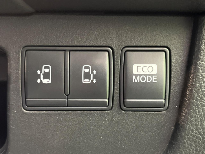 2011 Nissan Serena DBA-C26 (UW-6a126b8f87d43)[13]
