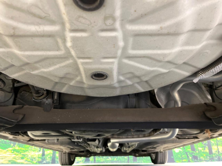 2015 Nissan Note DBA-E12 (UW-6a126ba08cb90)[25]