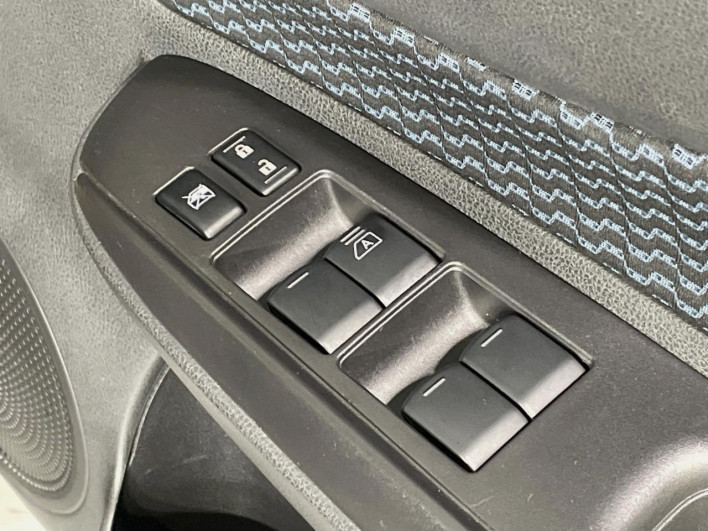 2015 Nissan Note DBA-E12 (UW-6a126ba24f00f)[26]