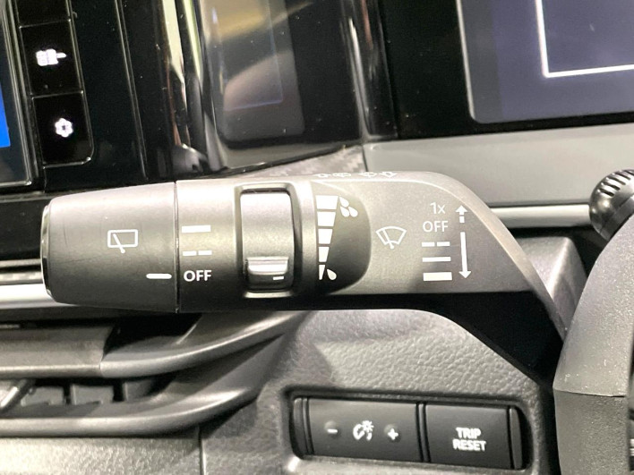 2022 Nissan Note 6AA-E13 (UW-6a126ba867dec)[29]