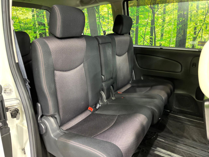 2011 Nissan Serena DBA-FNC26 (UW-6a126badf190b)[25]