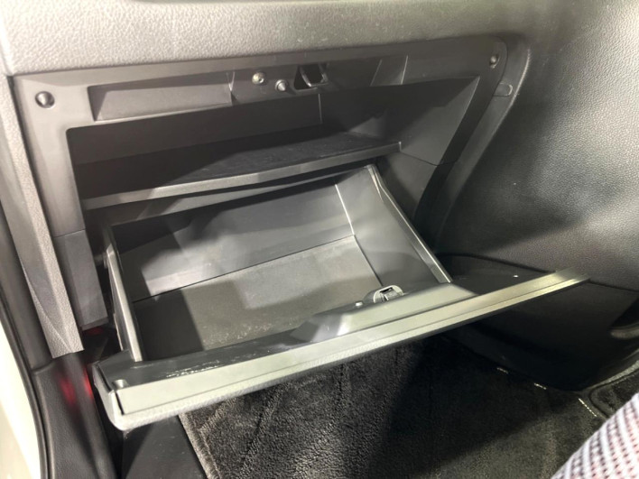 2011 Nissan Serena DBA-FNC26 (UW-6a126badf190b)[20]