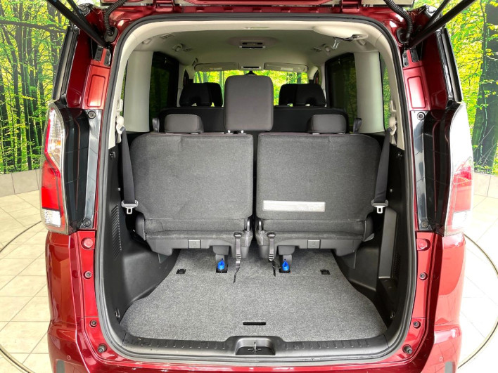 2017 Nissan Serena DAA-GFC27 (UW-6a126bb9e0c30)[16]