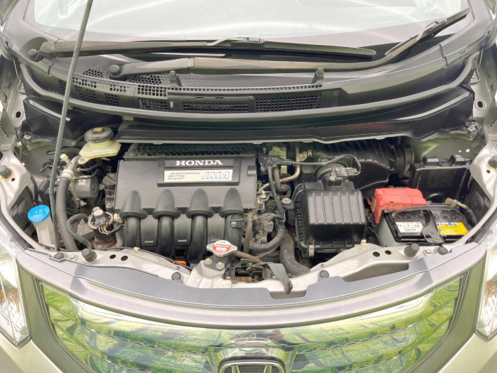 2014 Honda Freed hybrid DAA-GP3 (UW-6a126bc25d98f)[4]