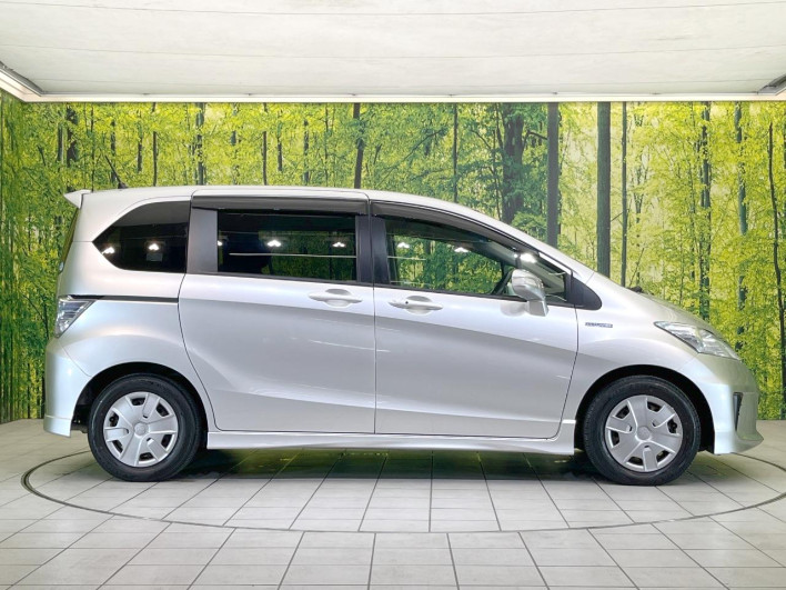 2014 Honda Freed hybrid DAA-GP3 (UW-6a126bc25d98f)[8]