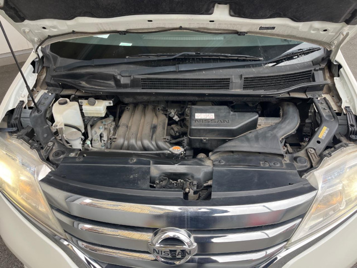 2013 Nissan Serena DAA-HFC26 (UW-6a126be13b921)[7]