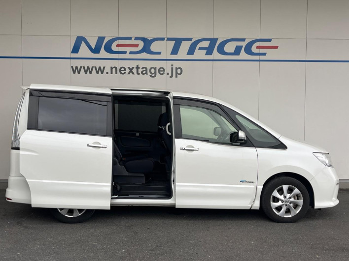2013 Nissan Serena DAA-HFC26 (UW-6a126be13b921)[13]