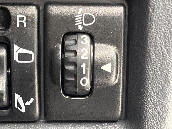 2014 Suzuki Jimny ABA-JB23W (UW-6a126be9ebbb8)[15]
