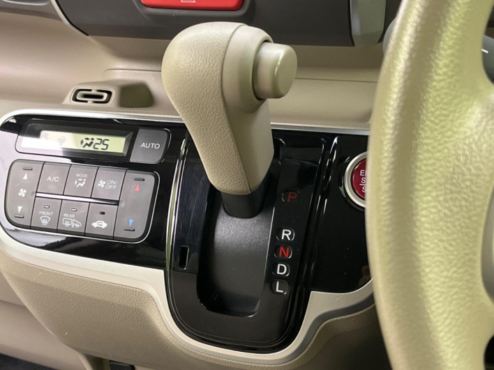 2016 Honda N-BOX DBA-JF1 (UW-6a126bf5c3fec)[16]