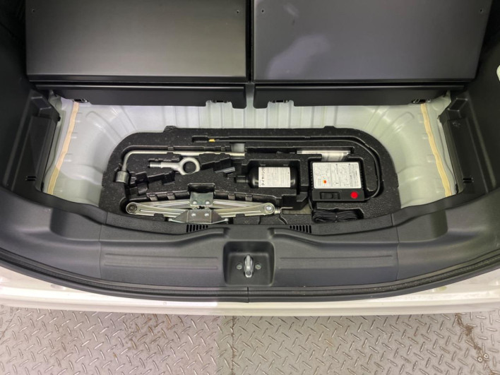 2017 Honda N-BOX DBA-JF1 (UW-6a126bf60dc00)[17]