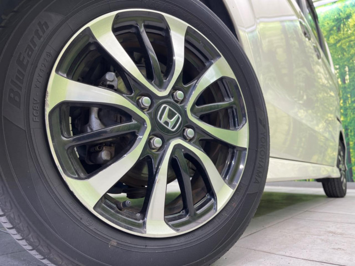 2018 Honda N-BOX CUSTOM DBA-JF3 (UW-6a126bf8a8bc6)[11]