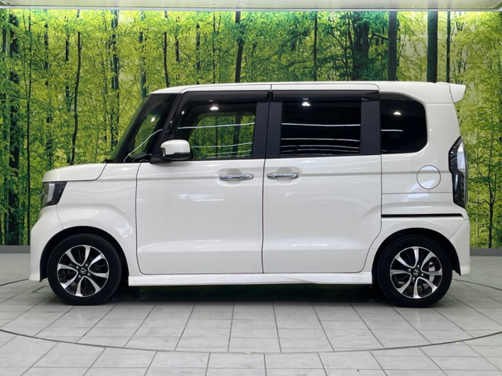2018 Honda N-BOX CUSTOM DBA-JF3 (UW-6a126bf8a8bc6)[17]