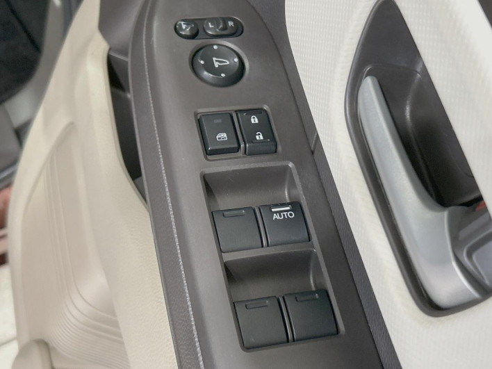 2018 Honda N-BOX DBA-JF3 (UW-6a126bfa51c5e)[16]