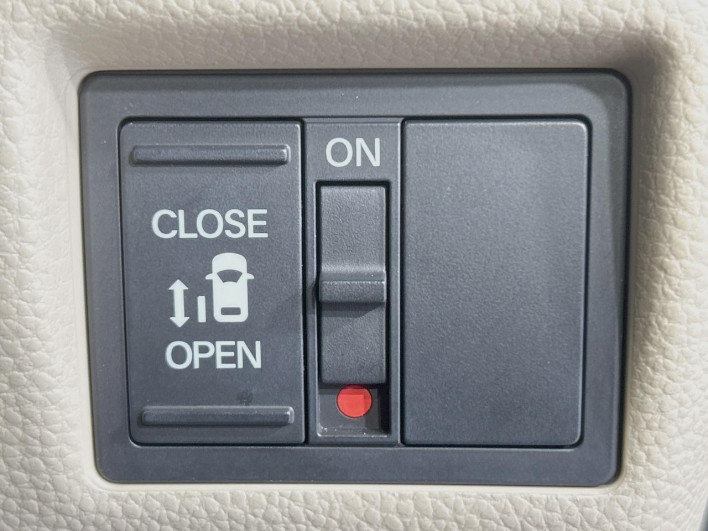 2018 Honda N-BOX DBA-JF3 (UW-6a126bfa51c5e)[27]