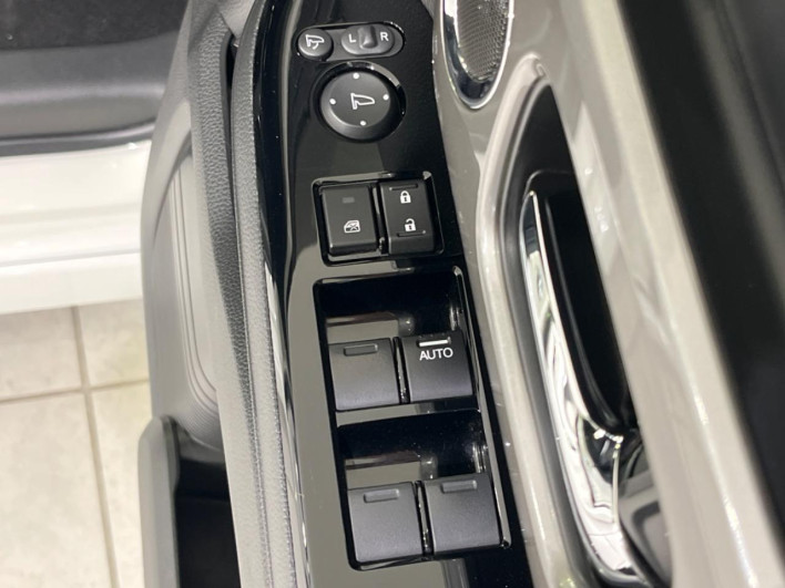 2023 Honda N-BOX CUSTOM 6BA-JF3 (UW-6a126c06740fe)[27]