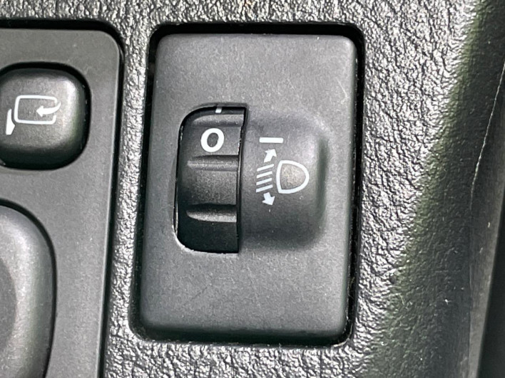 2017 Toyota Vitz DBA-KSP130 (UW-6a126c2a73bda)[6]