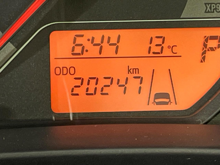 2017 Toyota Vitz DBA-KSP130 (UW-6a126c2a73bda)[2]